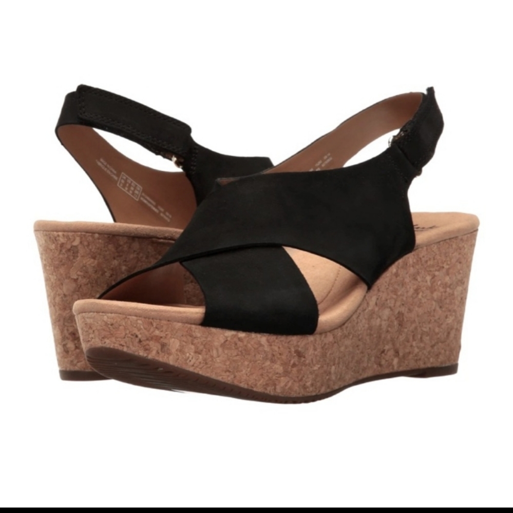 NWOT Clarks Annadel Eirwyn Wedge Platform Sandals